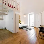 아파트 Art Loft M8 Centre M8apartments